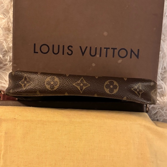 Louis Vuitton Monogram Pochette Accessoires Handbag - Picture 2 of 12